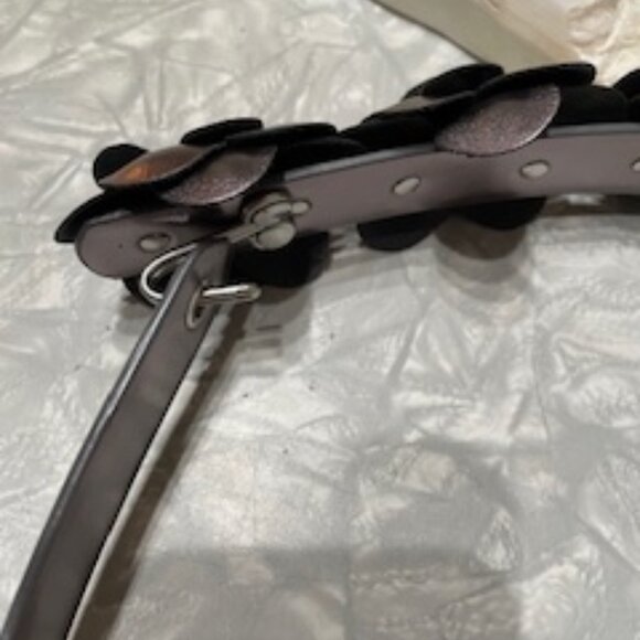 WOMENS Pretty Pewter Petal Stretch Belt - Picture 7 of 7